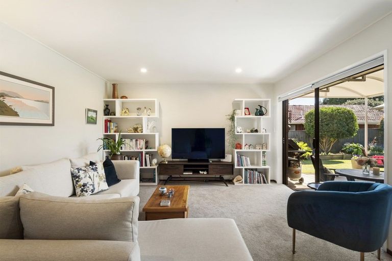 Photo of property in 176 Prince Regent Drive, Farm Cove, Auckland, 2012