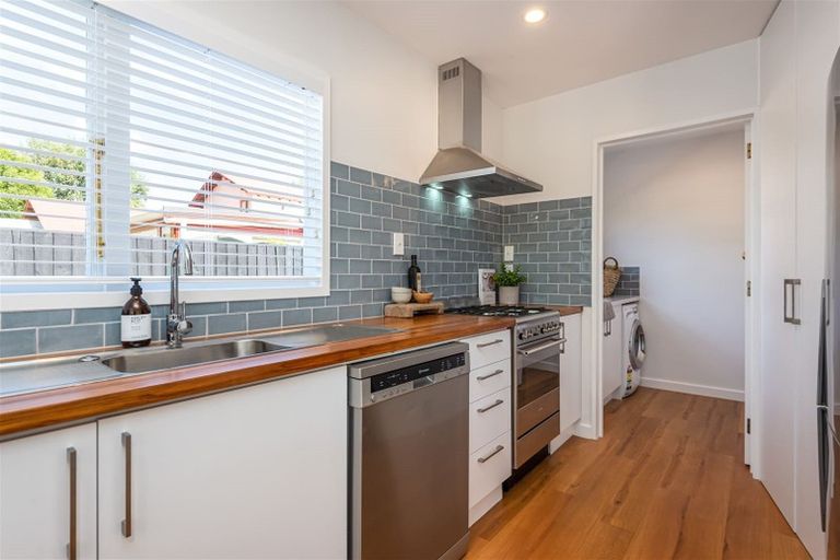 Photo of property in 18 Celia Street, Redcliffs, Christchurch, 8081