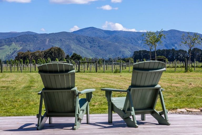 Photo of property in 33 Spencer Lane, Greytown, 5712