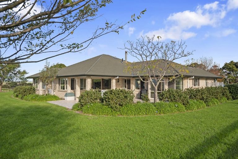 Photo of property in 68d Tuparekura Road, South Head, Helensville, 0874