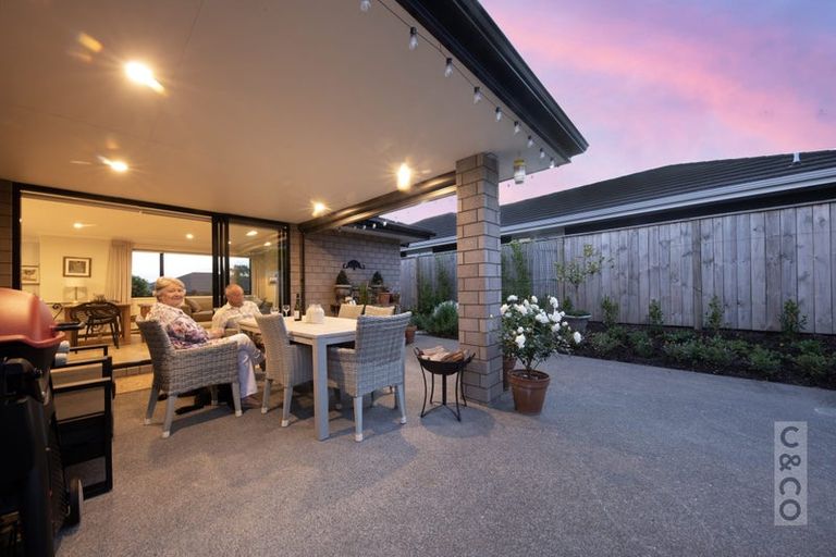 Photo of property in 17 Pitoitoi Drive, Riverhead, 0820