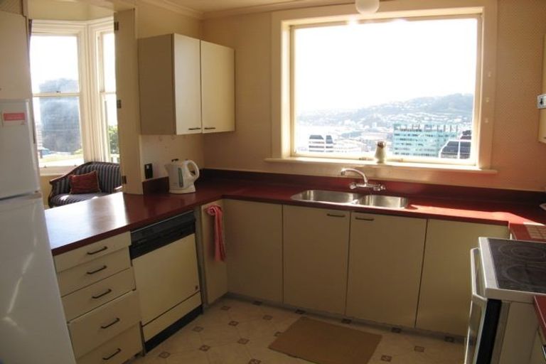 Photo of property in 235 The Terrace, Te Aro, Wellington, 6011