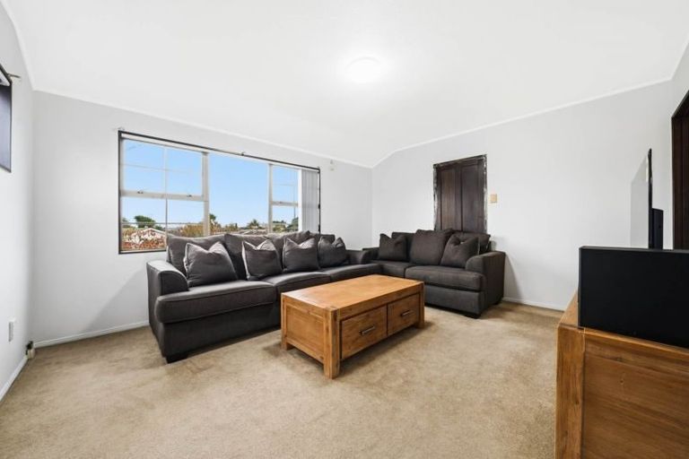Photo of property in 151 Carnoustie Drive, Wattle Downs, Auckland, 2103