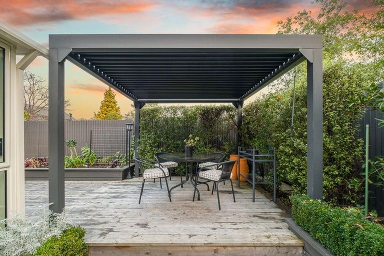 Photo of property in 2/77a Hinau Street, Riccarton, Christchurch, 8041