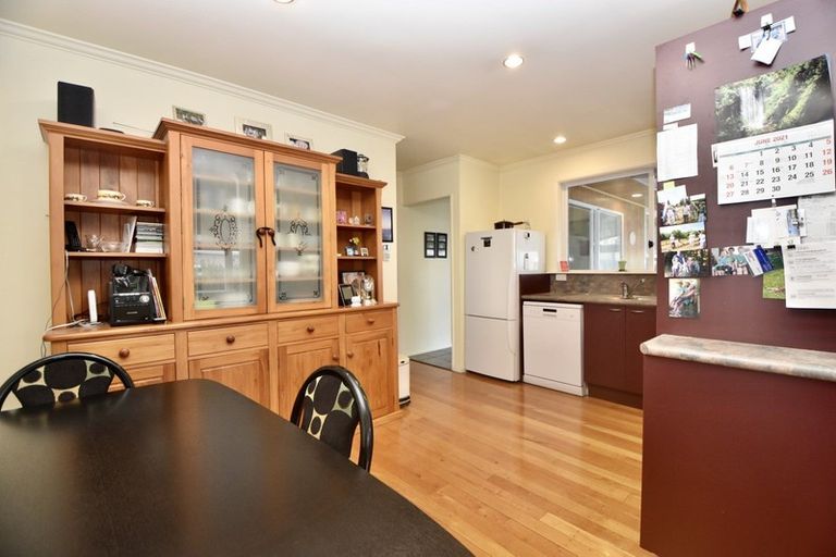 Photo of property in 15 Charles Street, Carterton, 5713