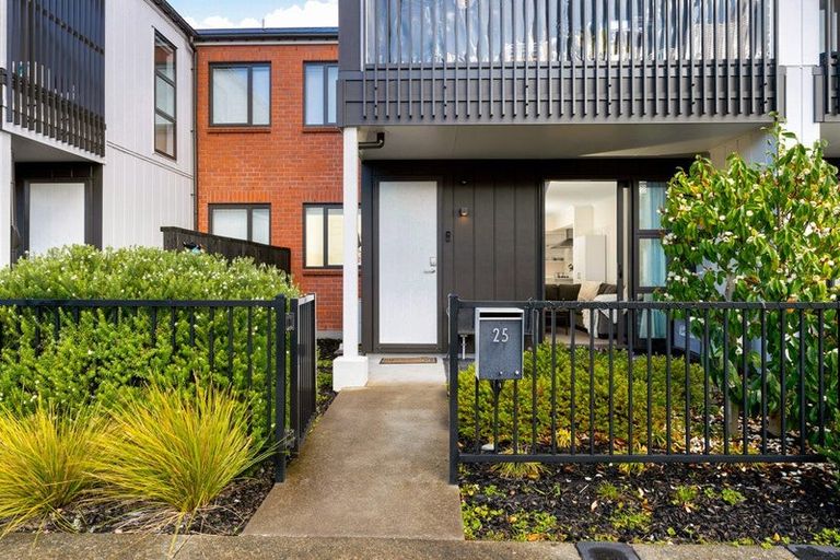 Photo of property in 25 Manarini Road, Westgate, Auckland, 0614