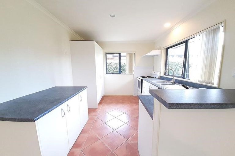 Photo of property in 3/72 Swanson Road, Henderson, Auckland, 0610