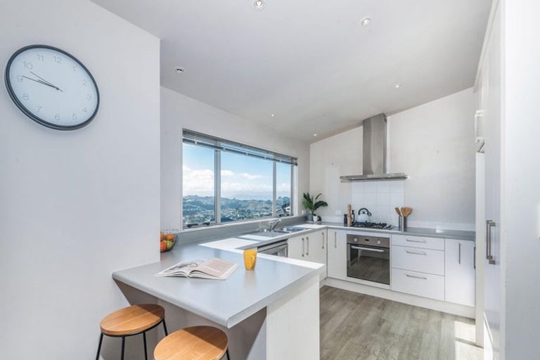 Photo of property in 35 Meadowcroft Grove, Johnsonville, Wellington, 6037