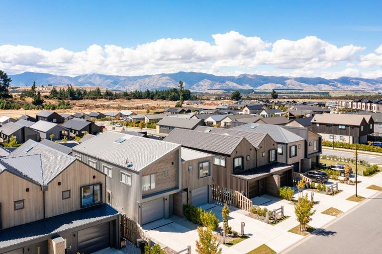 Photo of property in Northlake, 20 Glenavon Green, Wanaka, 9305