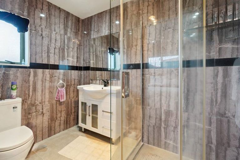 Photo of property in 55 Burswood Drive, Burswood, Auckland, 2013