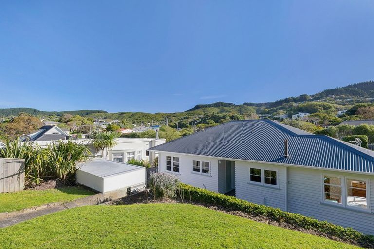 Photo of property in 9 Roy Street, Tawa, Wellington, 5028