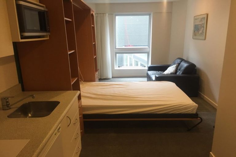 Photo of property in Terrace Heights Apartments, 4g/163 The Terrace, Wellington Central, Wellington, 6011