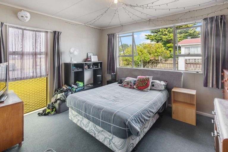 Photo of property in 31 Tongariro Street, Castlecliff, Whanganui, 4501