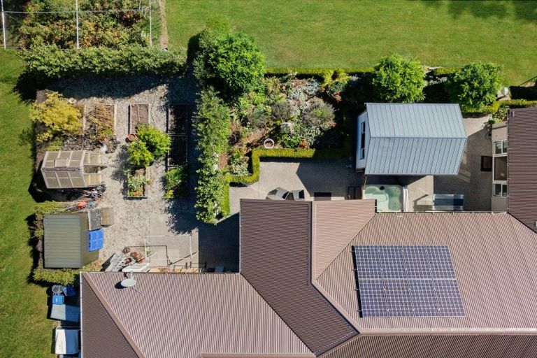 Photo of property in 8 Crawford Place, Lake Hayes, Queenstown, 9304