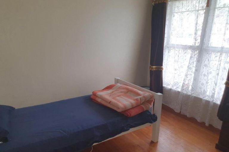 Photo of property in 92 Cook Street, Marfell, New Plymouth, 4310