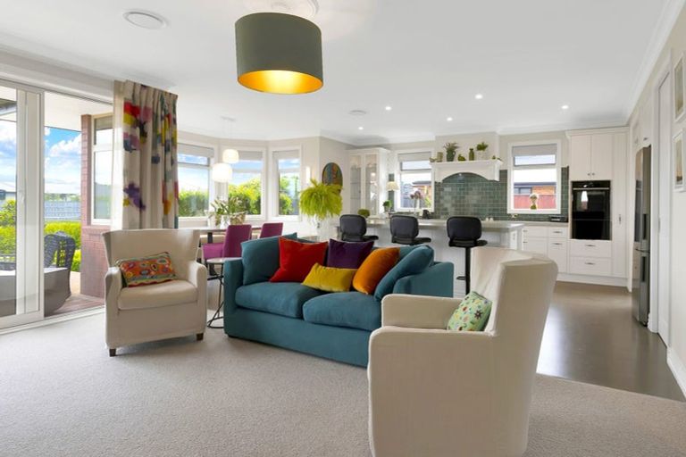 Photo of property in 2/2 Loe Place, Amberley, 7410