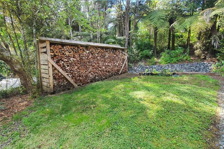 Photo of property in 1060 Sandspit Road, Sandspit, Warkworth, 0982