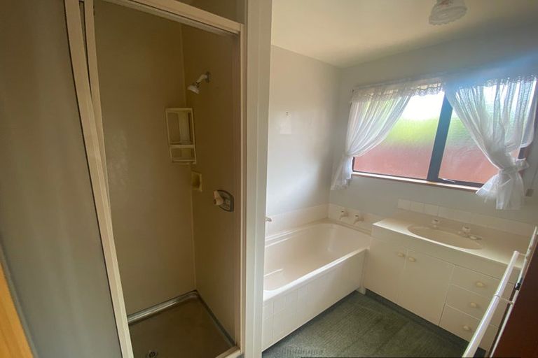 Photo of property in 2/5 Hibiscus Place, Redwood, Christchurch, 8051