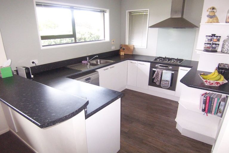 Photo of property in 13 Townshend Crescent, Halswell, Christchurch, 8025