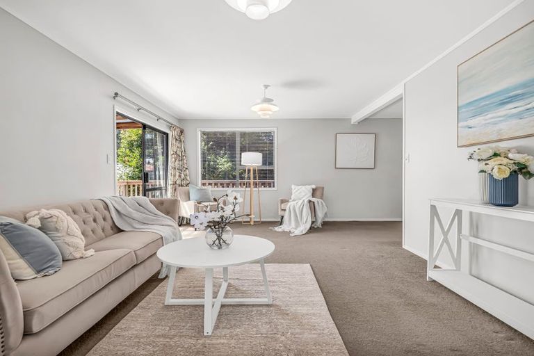 Photo of property in 7 Panzic Place, Glen Eden, Auckland, 0602