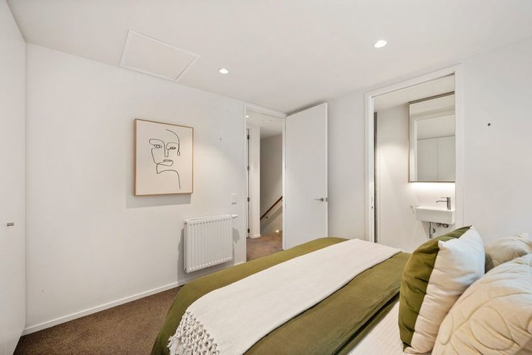 Photo of property in 25 Erica Pabst Way, Island Bay, Wellington, 6023
