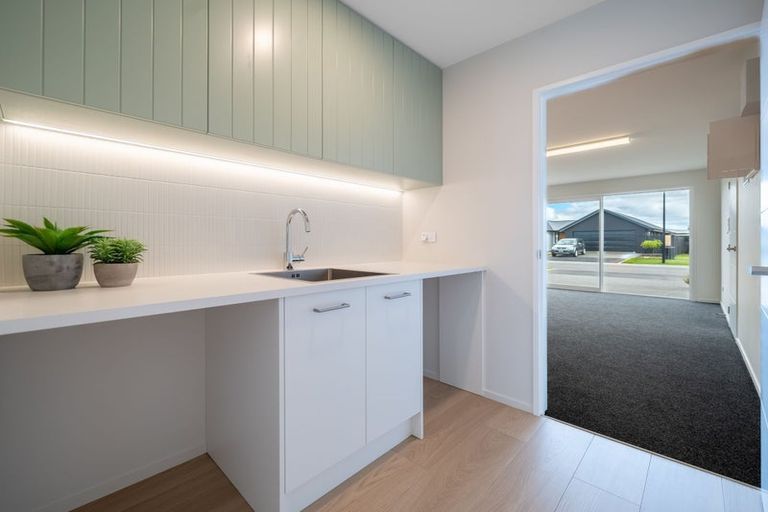 Photo of property in 46 Finstock Way, Rolleston, 7614