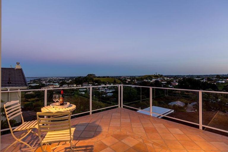 Photo of property in 6 Scott Street, Moturoa, New Plymouth, 4310