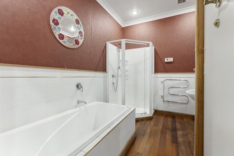 Photo of property in 19 Jensen Street, Hokowhitu, Palmerston North, 4410