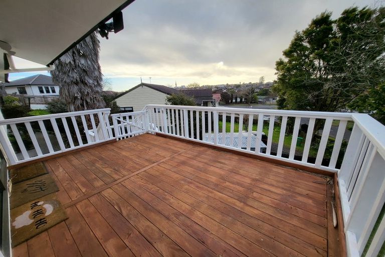 Photo of property in 5 Melia Grove, Goodwood Heights, Auckland, 2105