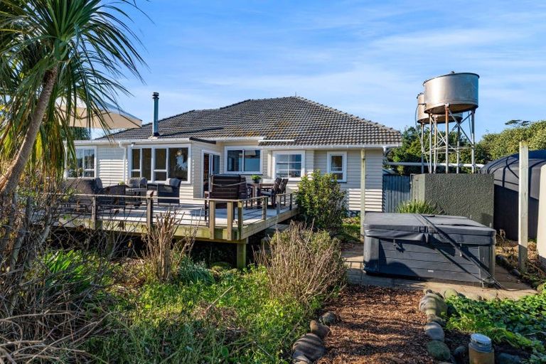 Photo of property in 7091 South Road, Warea, New Plymouth, 4381