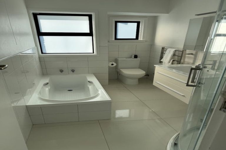 Photo of property in 2/68 Browns Road, St Albans, Christchurch, 8014