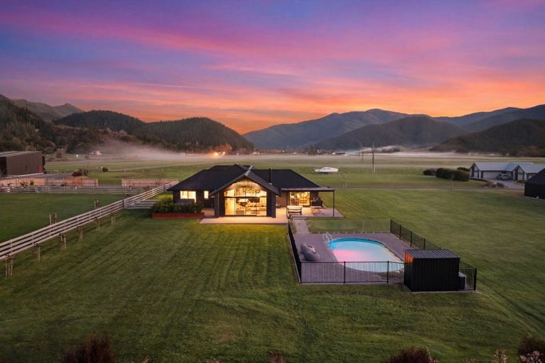 Photo of property in Koromiko Airpark, 4 Sirocco Place, Koromiko, Blenheim, 7273