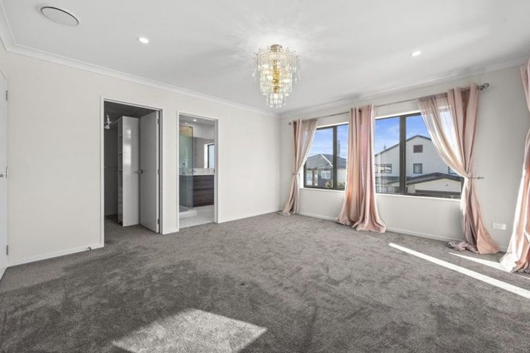 Photo of property in 16 Lime Hill Rise, Flat Bush, Auckland, 2019