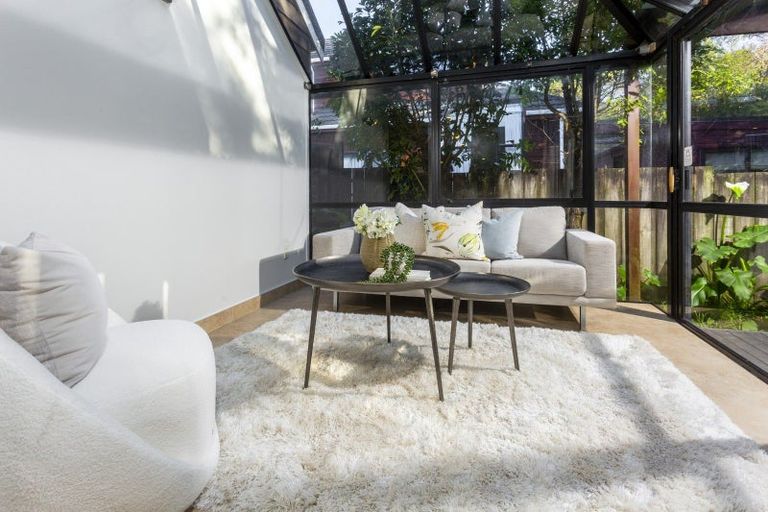 Photo of property in 2/32 Centorian Drive, Windsor Park, Auckland, 0632