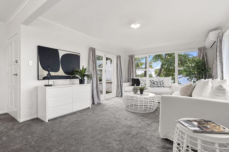 Photo of property in 217 Glengarry Road, Glen Eden, Auckland, 0602