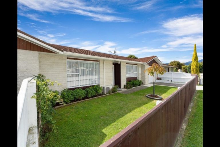 Photo of property in 15 Montgomery Street, Levin, 5510