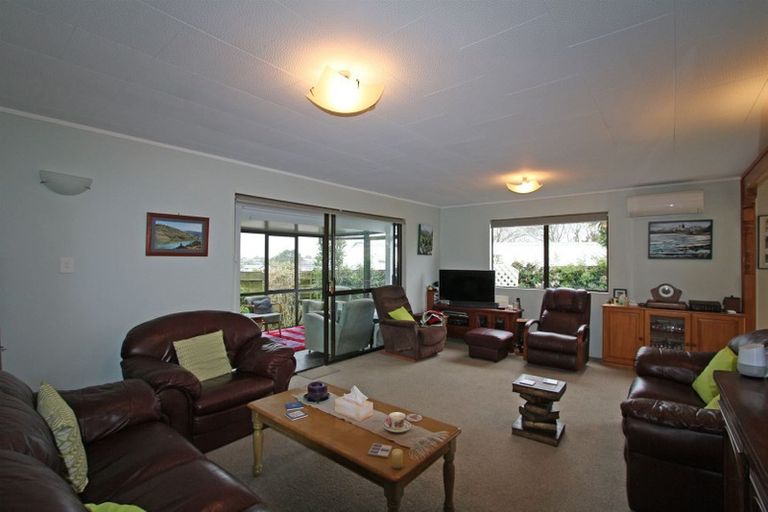 Photo of property in 16 Acacia Place, Bell Block, New Plymouth, 4312