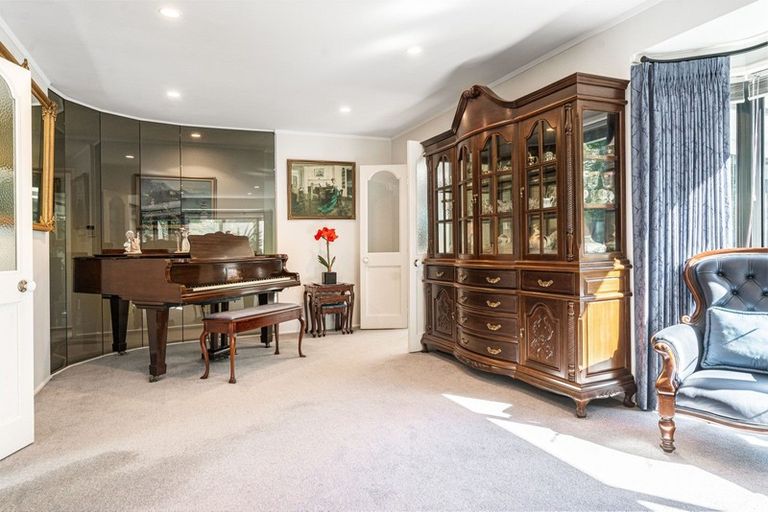 Photo of property in 10 Ander Place, Takapuna, Auckland, 0622