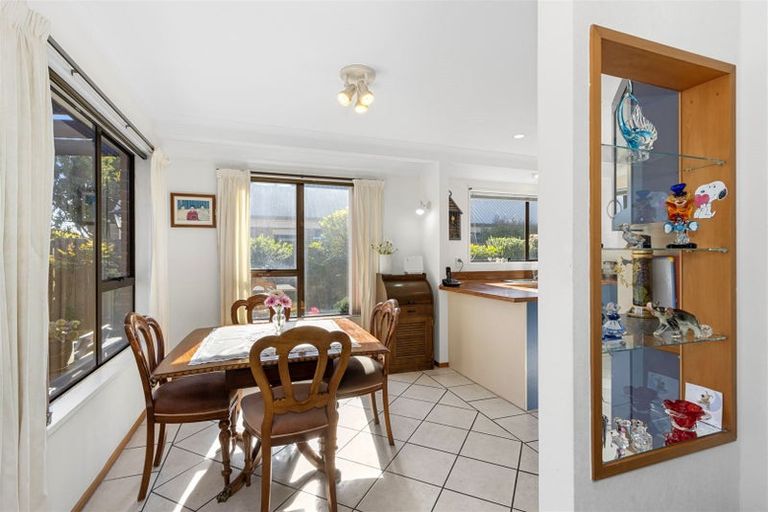 Photo of property in 2/11 Tivoli Place, Bishopdale, Christchurch, 8053