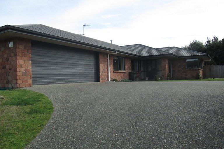 Photo of property in 9 Cascade Way, Paraparaumu, 5032