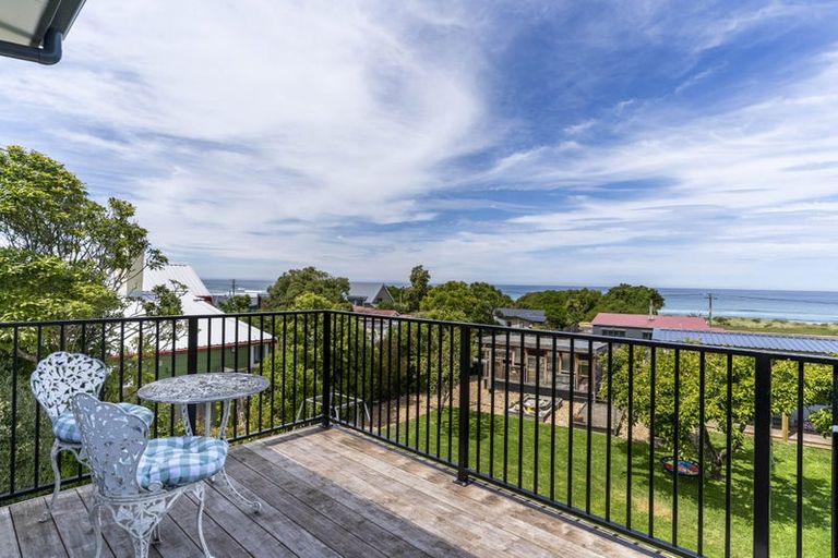 Photo of property in 24 Queen Street, Brighton, Dunedin, 9035