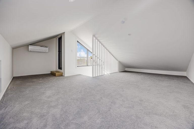 Photo of property in 15 Kaaramuramu Lane, Mangere Bridge, Auckland, 2022