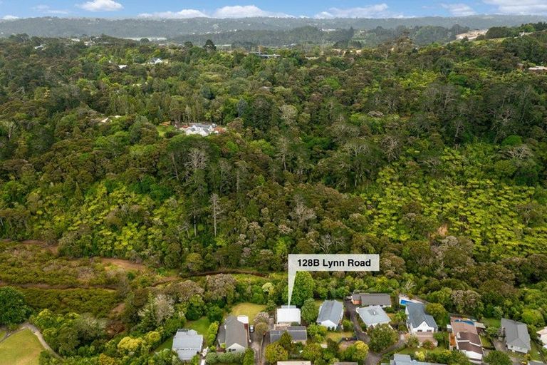 Photo of property in 2/128 Lynn Road, Bayview, Auckland, 0629