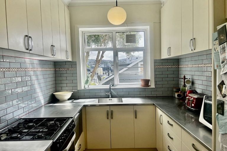 Photo of property in Nissen Court, 11g Hawker Street, Mount Victoria, Wellington, 6011