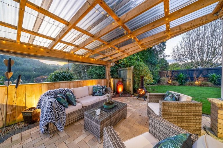 Photo of property in 18 Betty Watt Grove, Riverstone Terraces, Upper Hutt, 5018