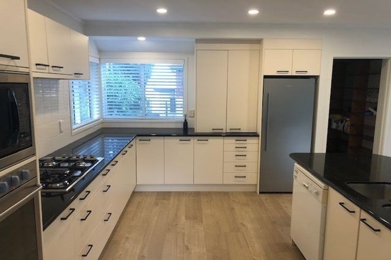 Photo of property in 10 Dodson Avenue, Milford, Auckland, 0620