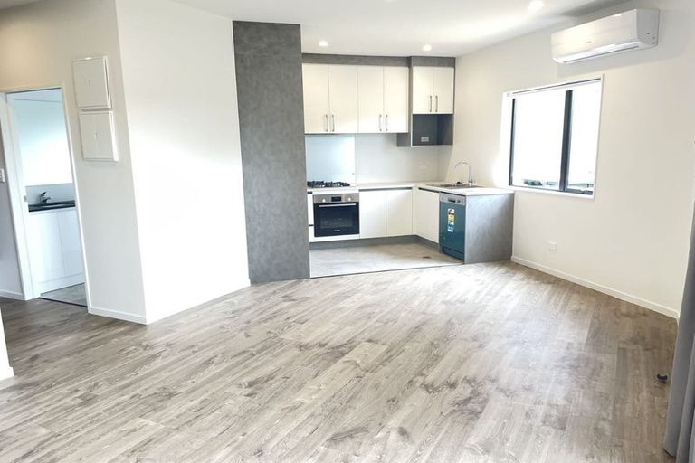 Photo of property in 2/44 Schnapper Rock Road, Schnapper Rock, Auckland, 0632