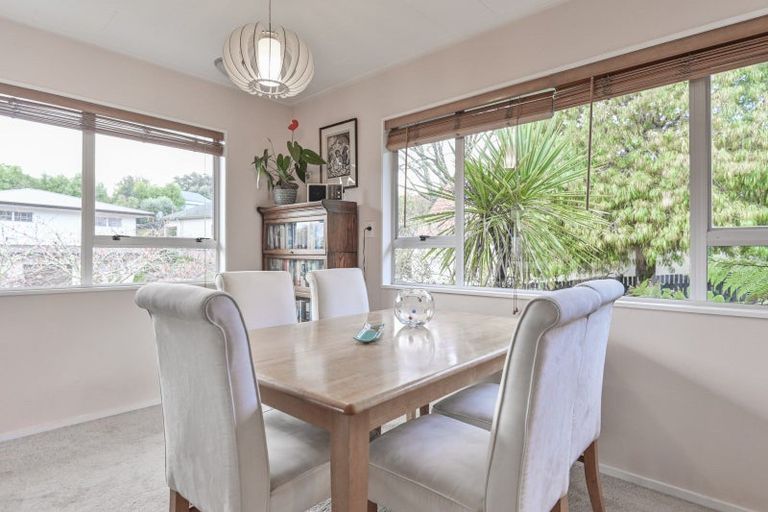 Photo of property in 17 Muritai Crescent, Havelock North, 4130