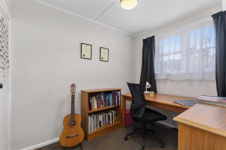 Photo of property in 4 Mayo Grove, Naenae, Lower Hutt, 5011