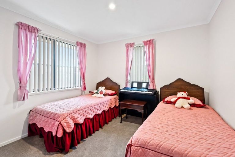 Photo of property in 18 Sycamore Drive, Sunnynook, Auckland, 0620
